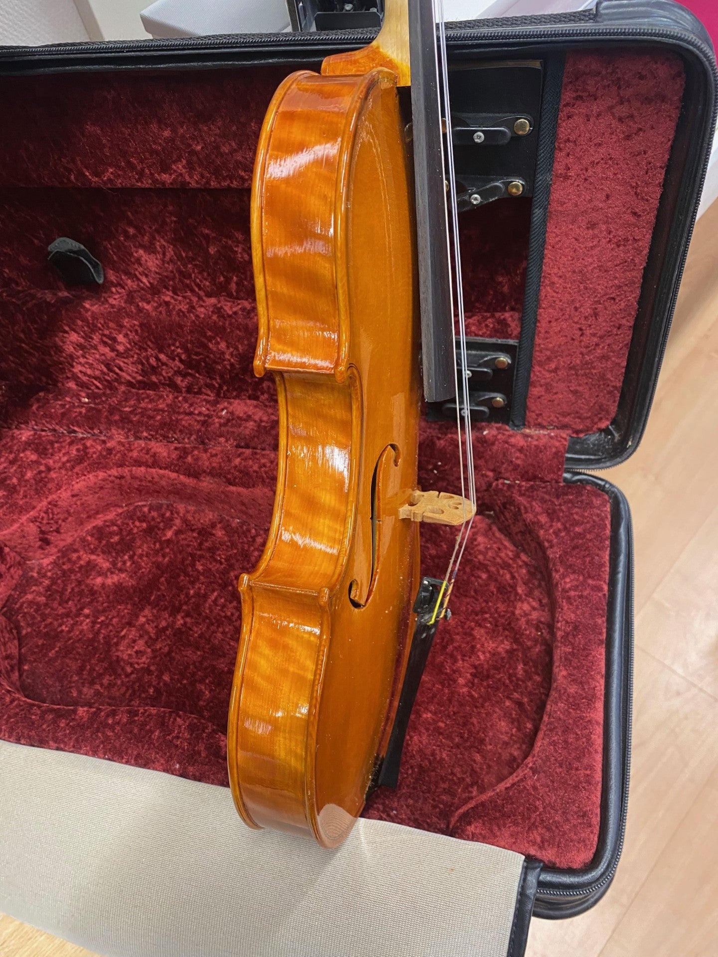 Käsintehty suomalainen 4/4 viulu nro 06