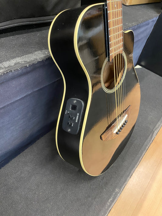Yamaha APXT2 3/4-kokoinen elektroakustinen kitara