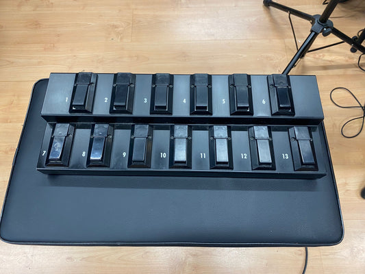 Ketron XD-3 sound arranger ja FS13 pedaaliohjain