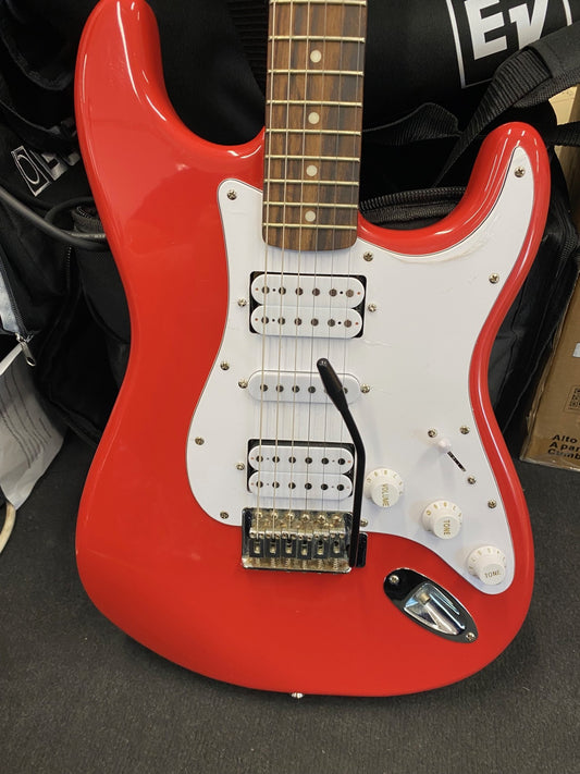 Squier by Fender Bullet Stratocaster tupla-Humbucker mikeillä