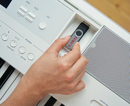 Kawai ES-520 W valkoinen digitaalipiano ESITTELYSOITIN
