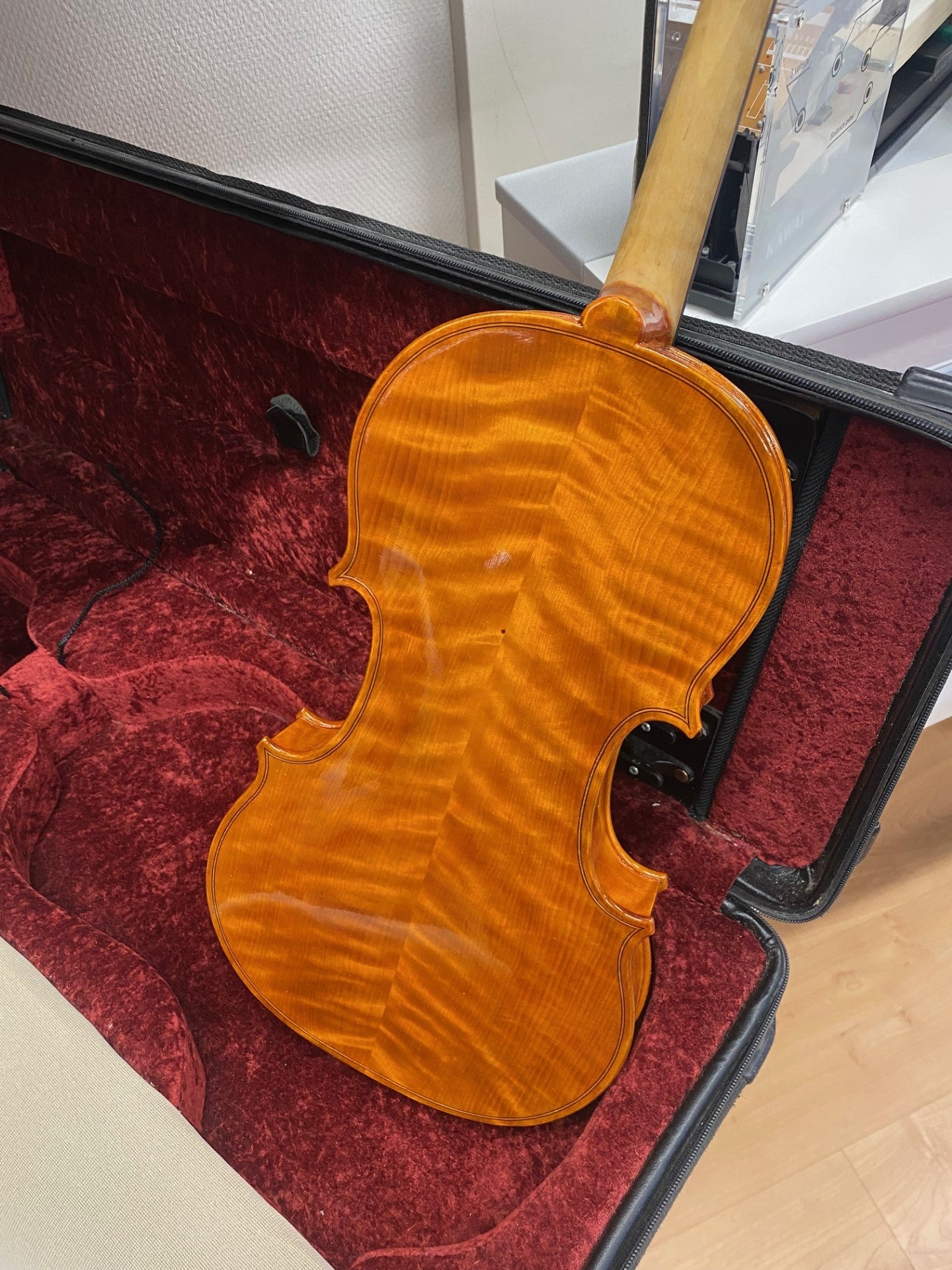 Käsintehty suomalainen 4/4 viulu nro 06