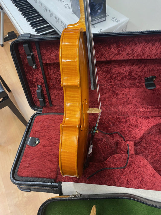 Käsintehty suomalainen 4/4 viulu nro 23