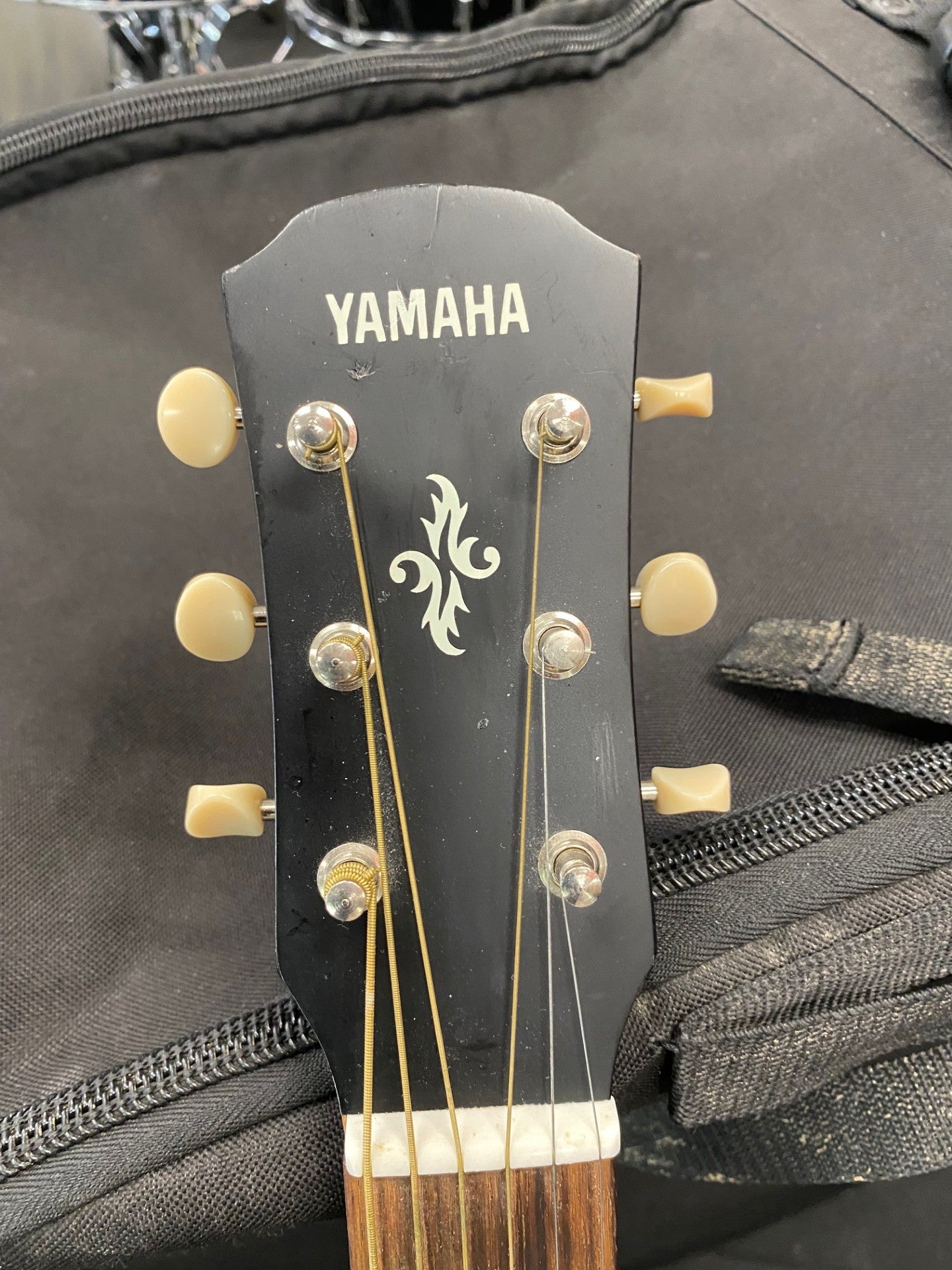 Yamaha APTX2 3/4-kokoinen elektroakustinen kitara
