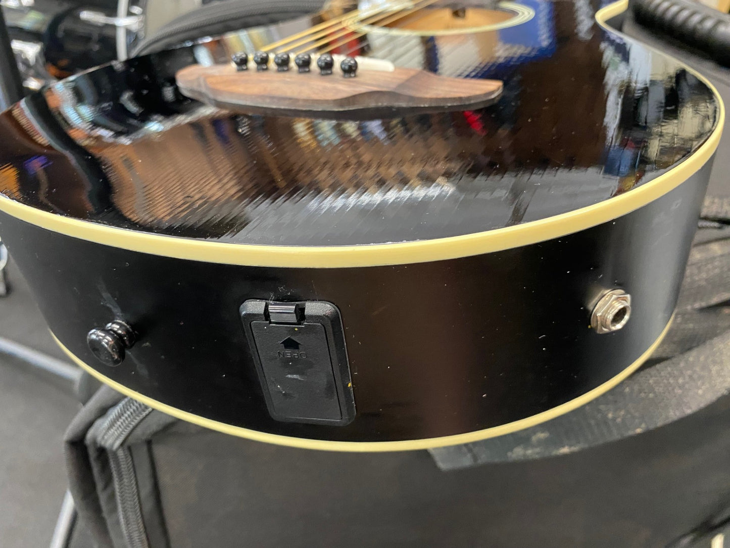 Yamaha APTX2 3/4-kokoinen elektroakustinen kitara