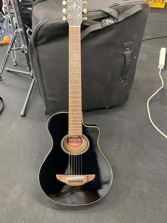 Yamaha APXT2 3/4-kokoinen elektroakustinen kitara