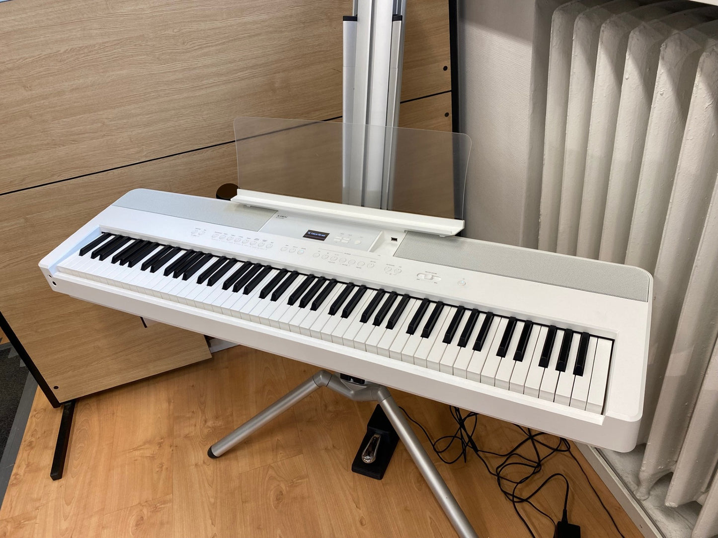 Kawai ES-520 W valkoinen digitaalipiano ESITTELYSOITIN