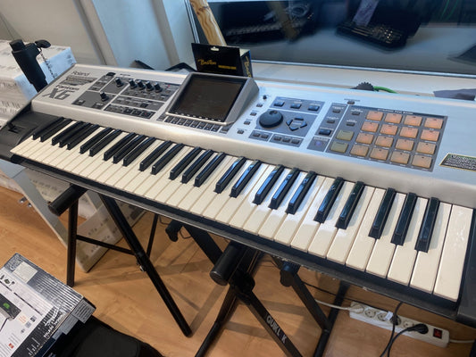 Roland Fantom X6
