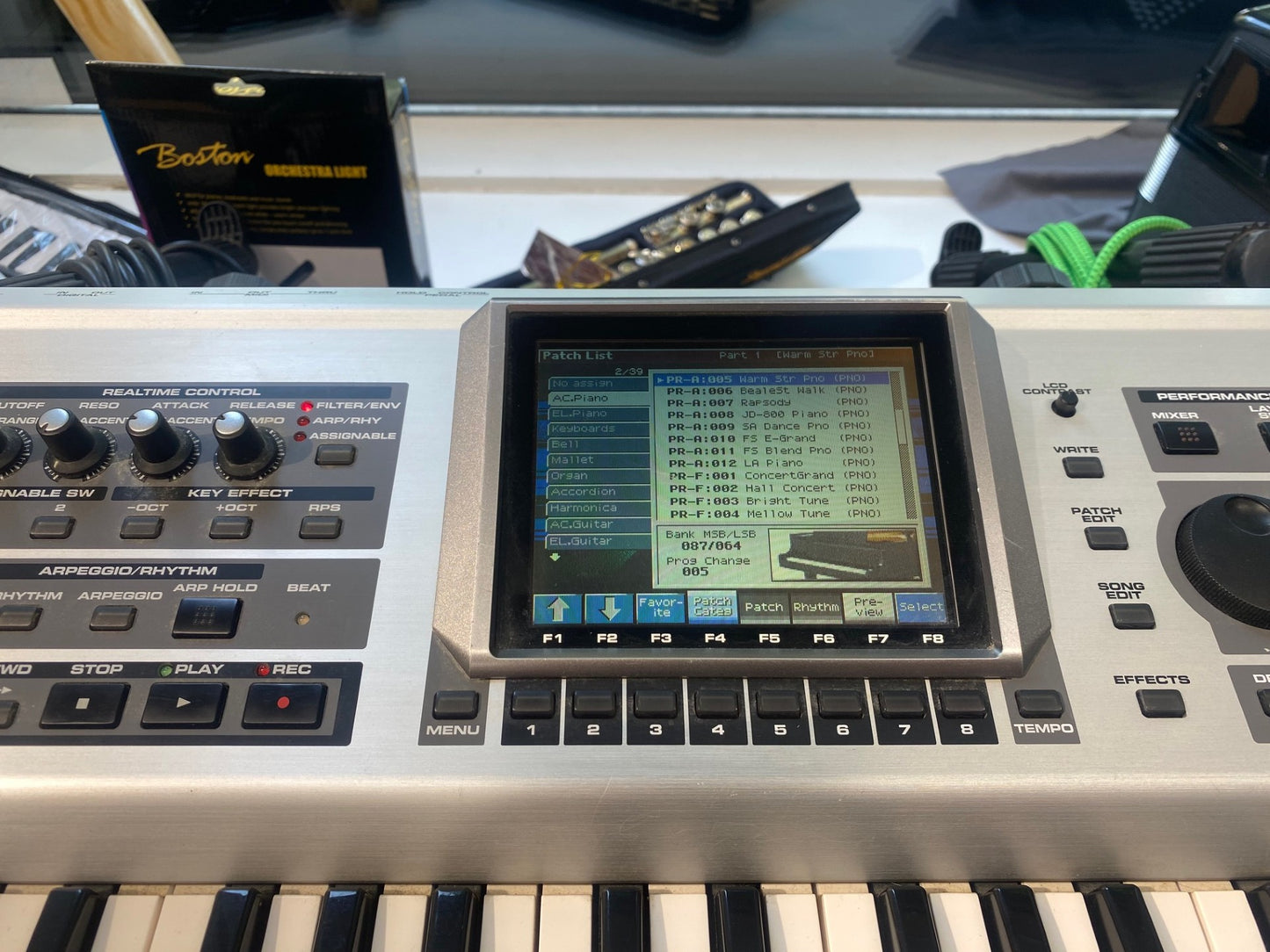 Roland Fantom X6
