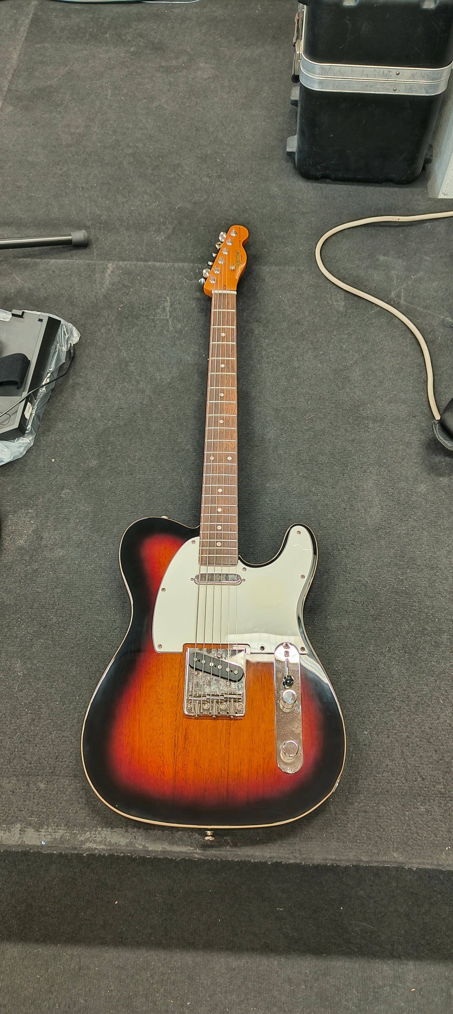 Squier CV Baritone Tele Custom LRL 3TS (uudenveroinen)