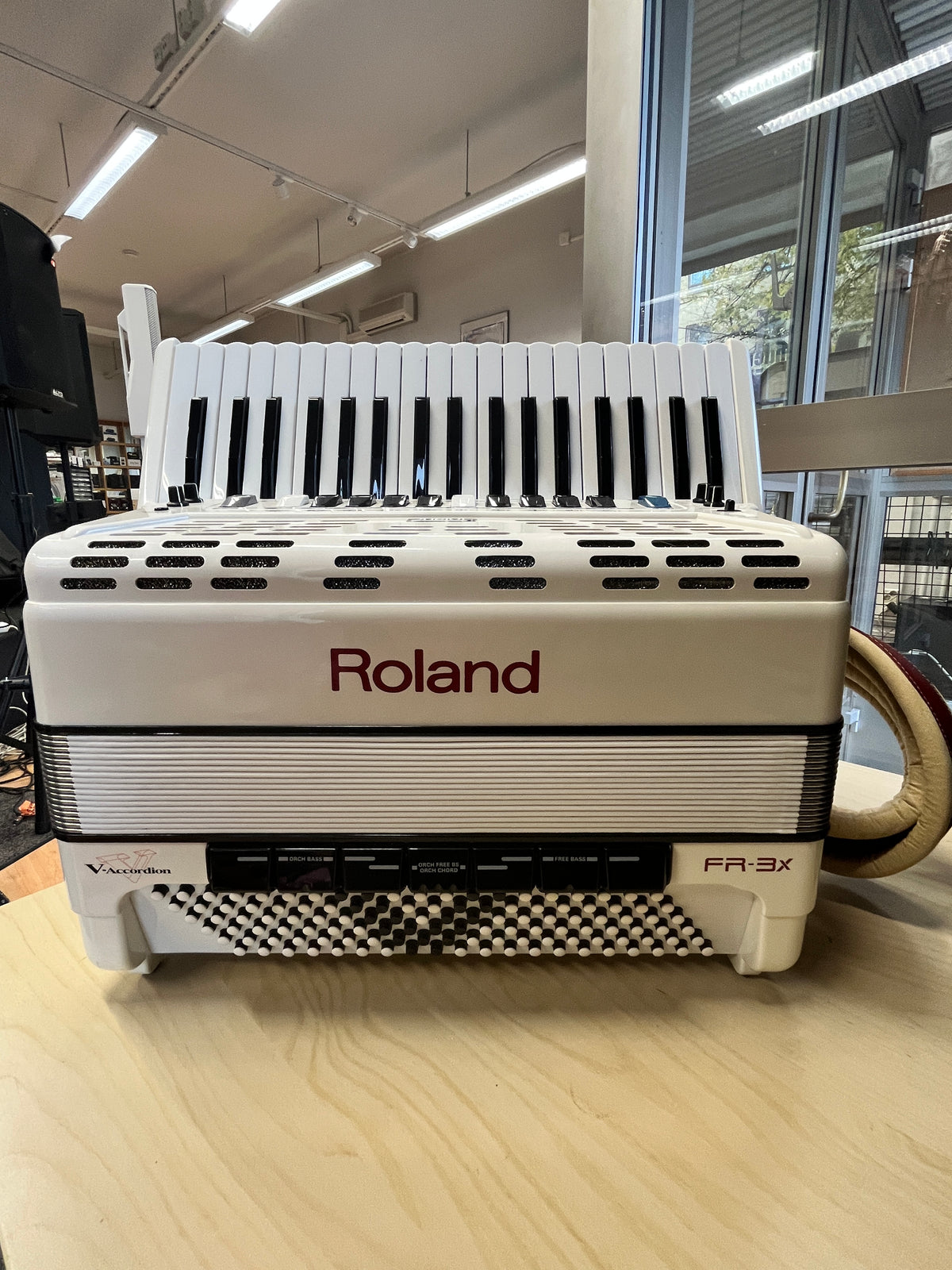 Roland FR-3X digiharmonikka (uudempi 3X-versio)