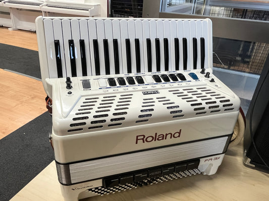 Roland FR-3X digiharmonikka (uudempi 3X-versio)
