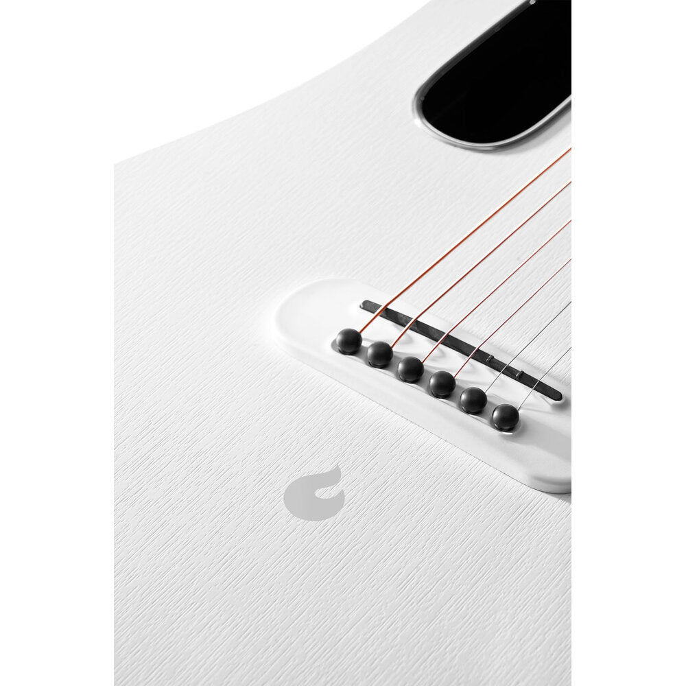 UUTUUS! Lava Music Blue Lava Original Freeboost omalla kaiuttimella ja efekteillä!