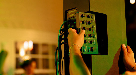 Mackie ShowBox Battery Powered All-In-One Performance Rig With Mix Control