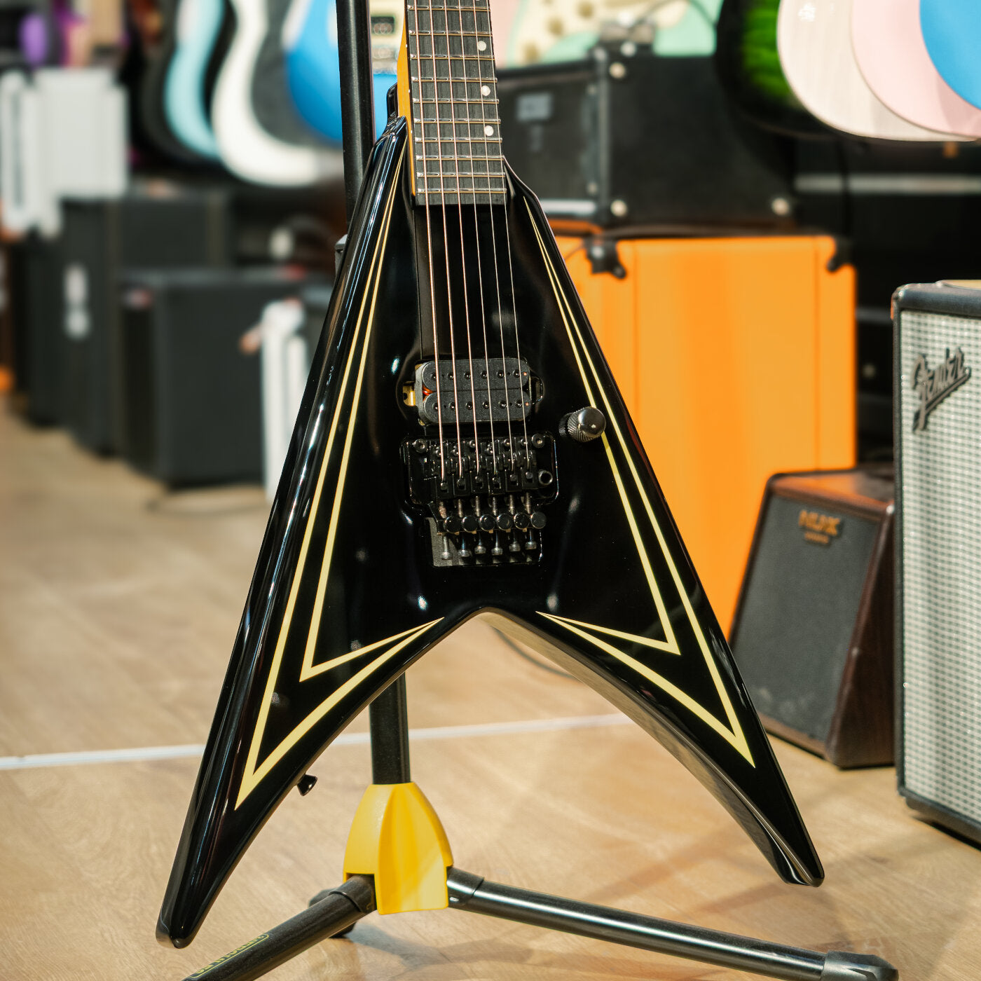 Spira Guitars V-420 FR Black Yellow Pinstripe
