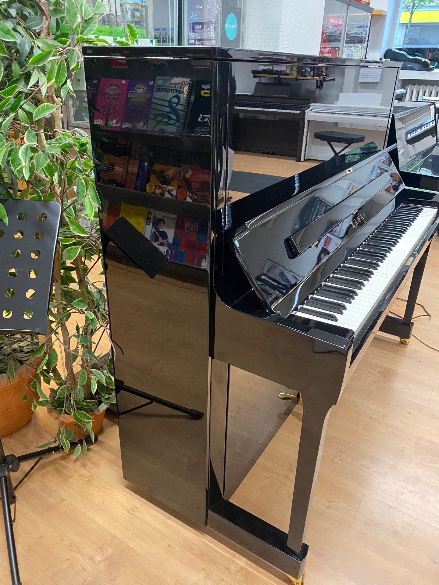 Kawai K-600 konserttipiano 134 cm HARVOIN KÄYTETTYNÄ!