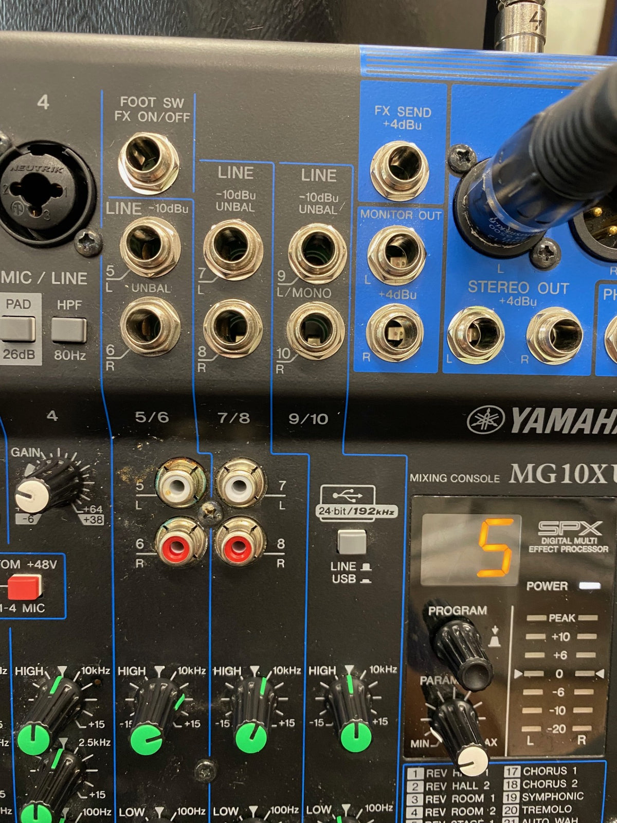 Yamaha MG10XU analogimikseri