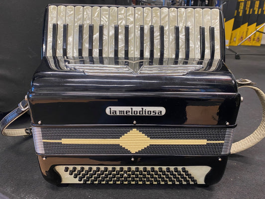 La Melodiosa Model 10 pianohaitari TARJOUSTEN PERUSTEELLA!